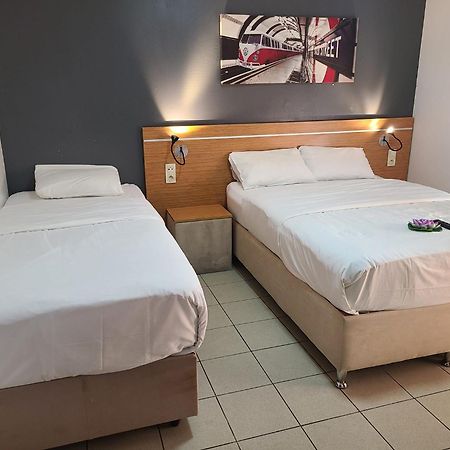 Hotel Victoire, Poitiers Gare Exteriör bild