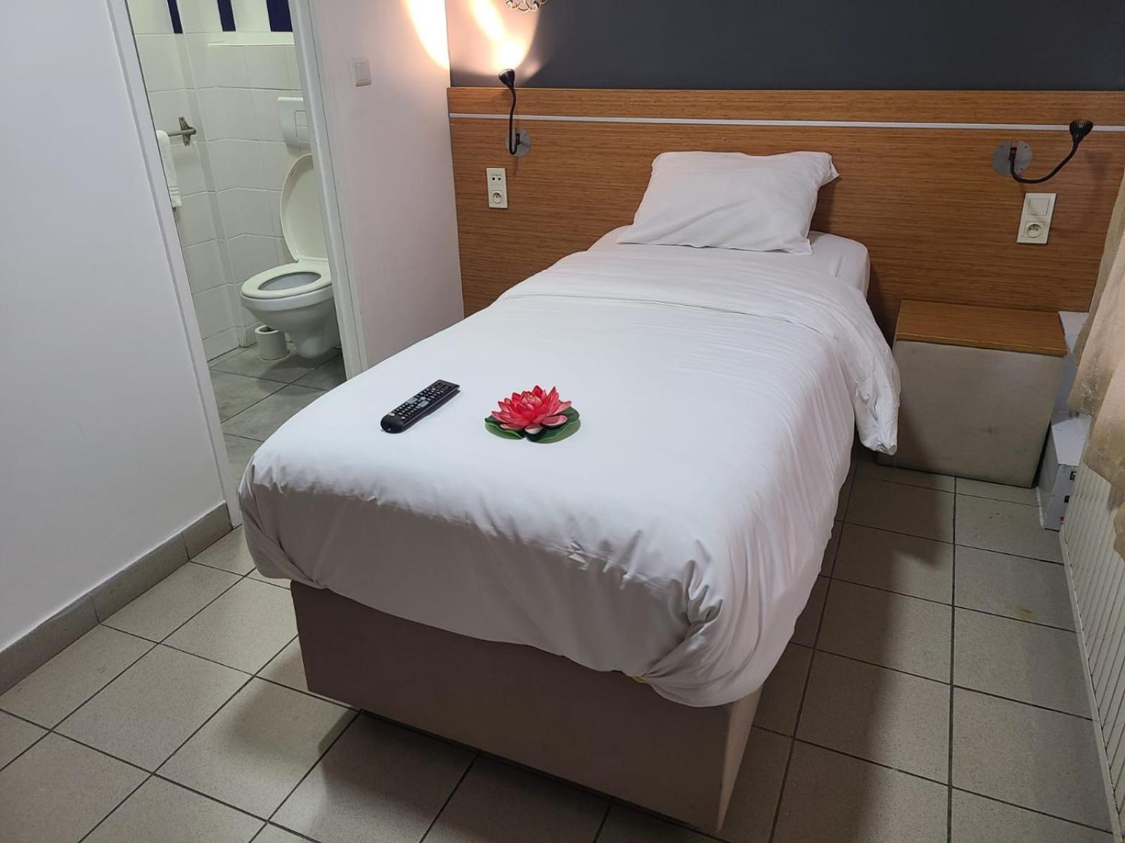 Hotel Victoire, Poitiers Gare Exteriör bild