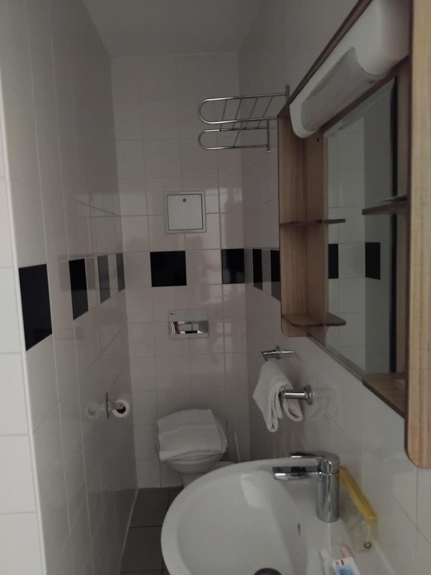 Hotel Victoire, Poitiers Gare Exteriör bild
